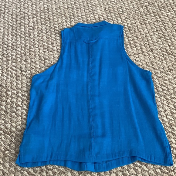 Forever 21 Blue Sleeveless Button Down Tank Top - Picture 4 of 5